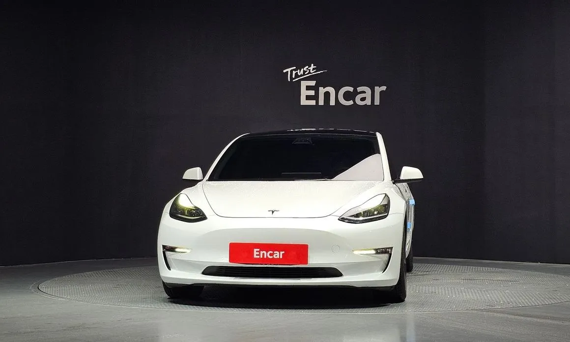 Tesla Model 3 — фото 3