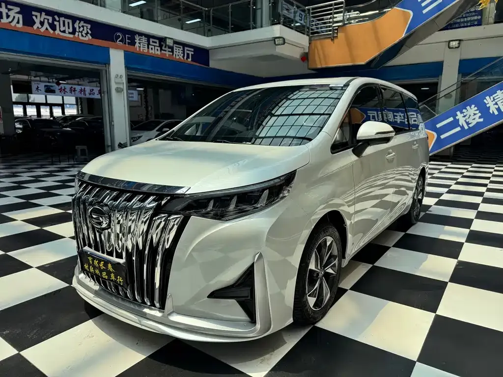 GAC Motor Trumpchi M6 — фото 1