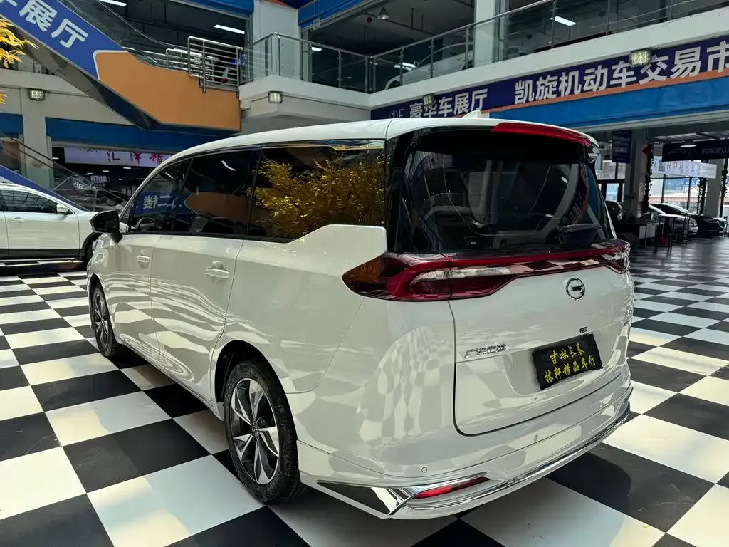 GAC Motor Trumpchi M6 — фото 4