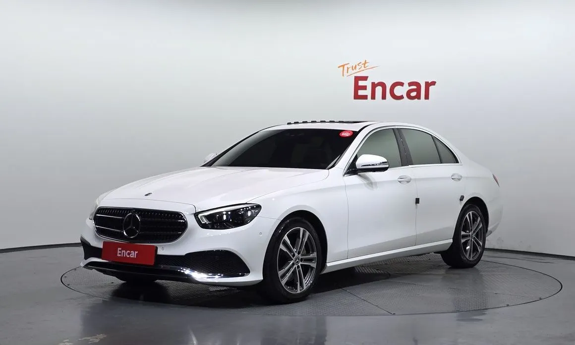 Mercedes-Benz E-Class — фото 1