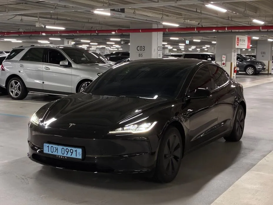 Tesla Model 3 — фото 10