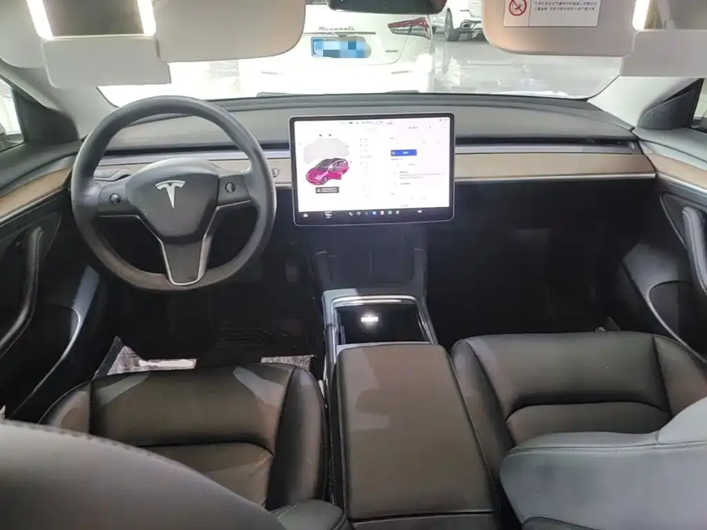 Tesla Model 3 — фото 5