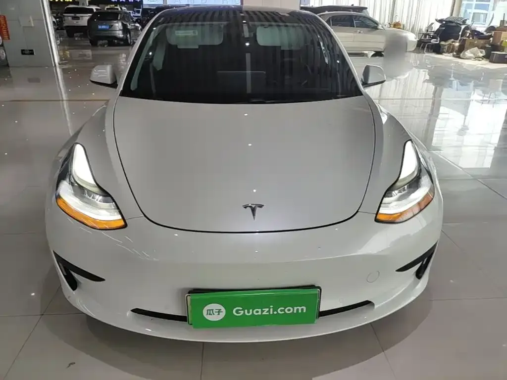 Tesla Model 3 — фото 8