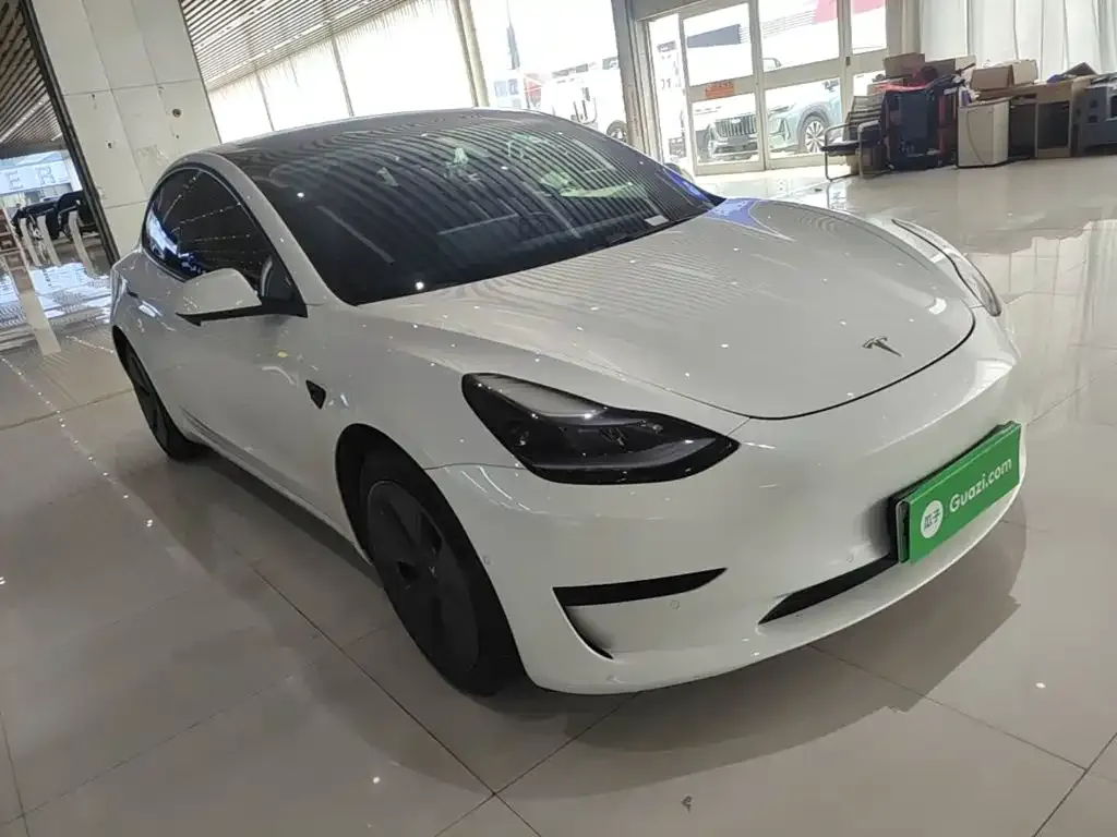 Tesla Model 3 — фото 7