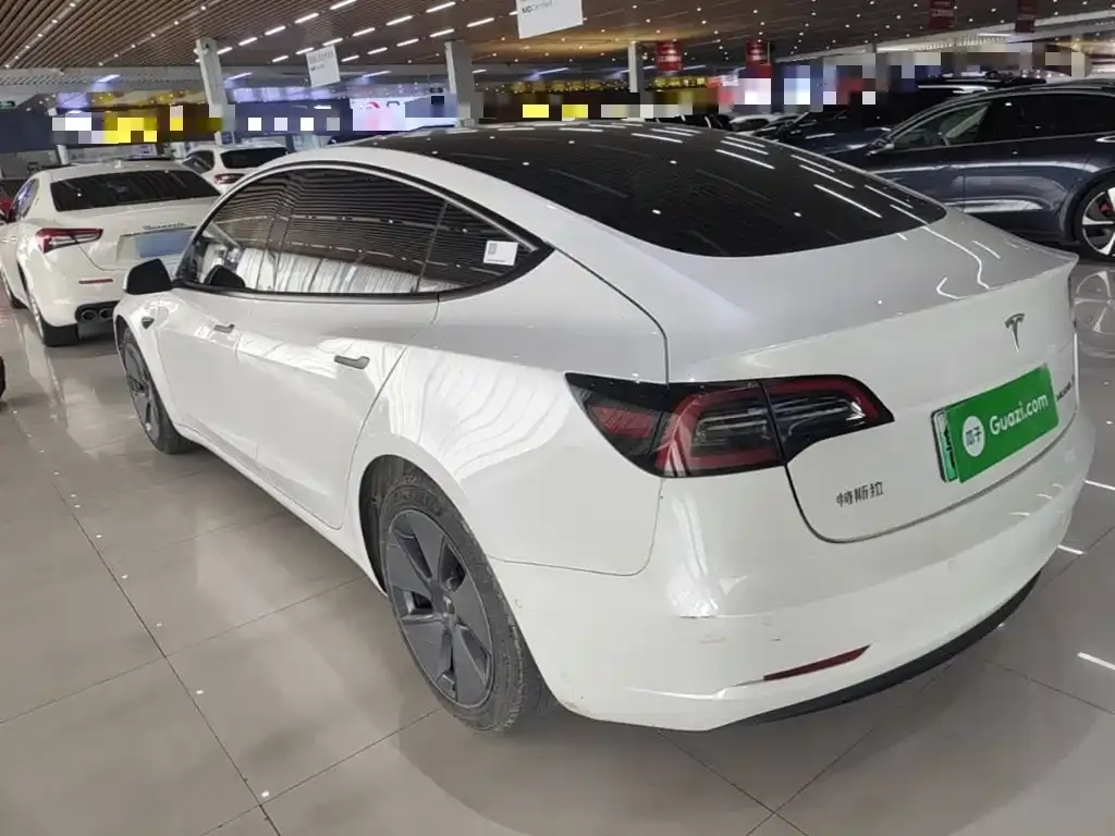 Tesla Model 3 — фото 6