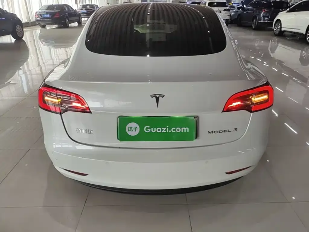 Tesla Model 3 — фото 2