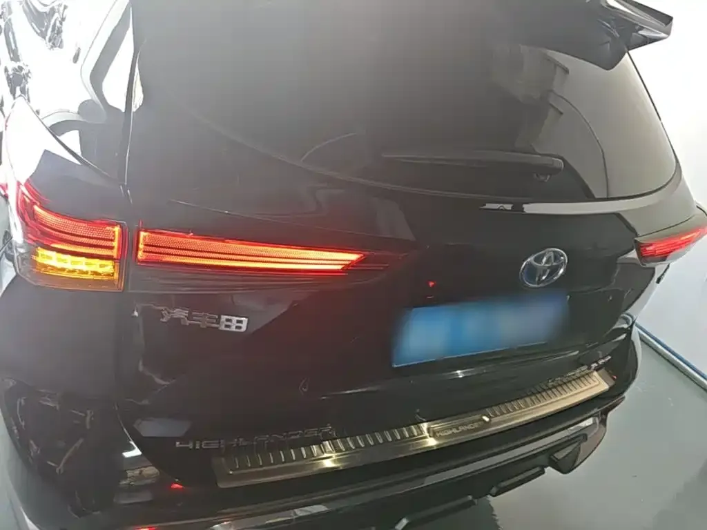 Toyota Highlander — фото 2