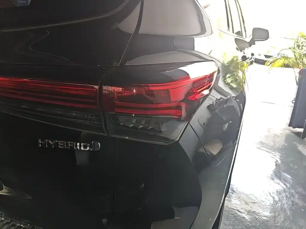 Toyota Highlander — фото 10