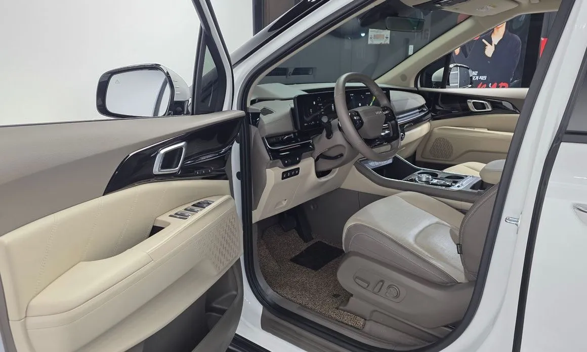 Kia Carnival — фото 10