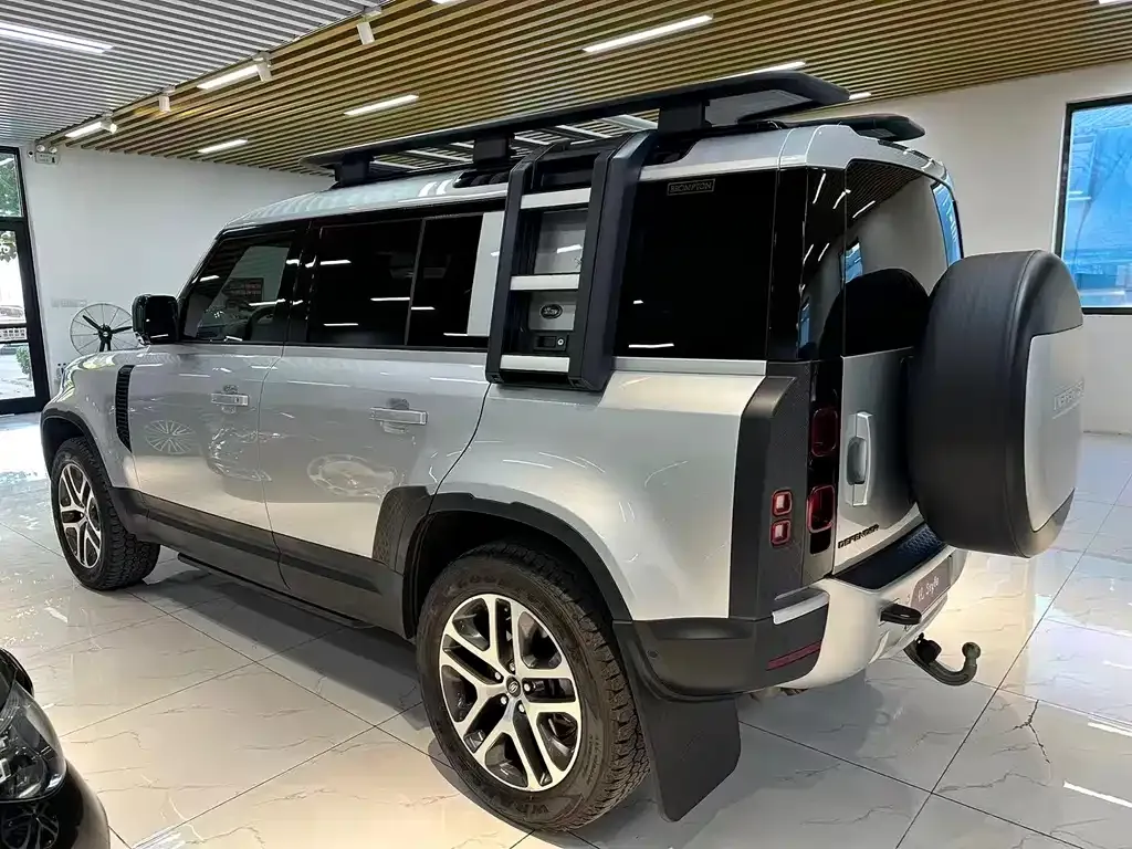 Land Rover Defender — фото 6