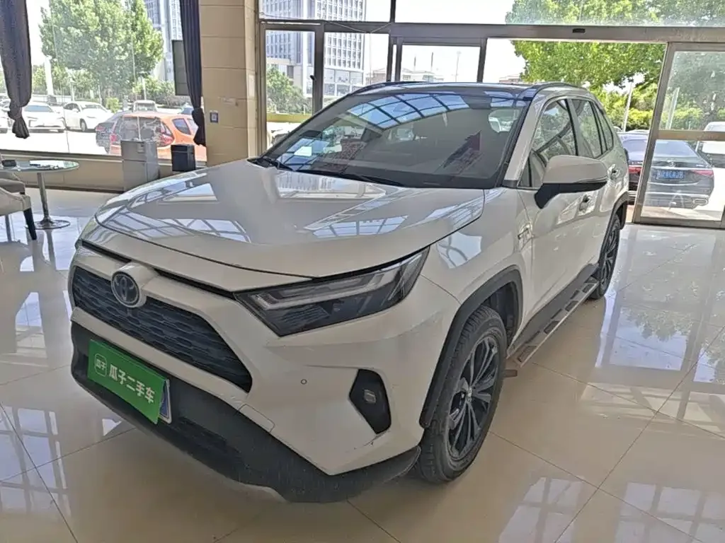 Toyota RAV4 — фото 5