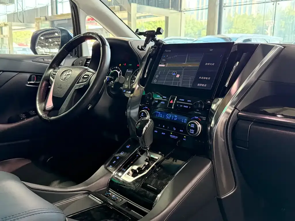 Toyota Vellfire — фото 5