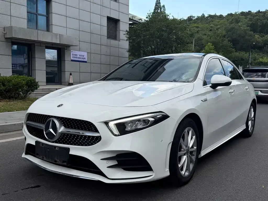 Mercedes-Benz A-Class — фото 1