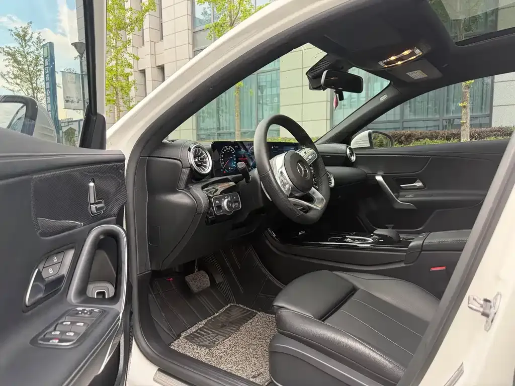 Mercedes-Benz A-Class — фото 10
