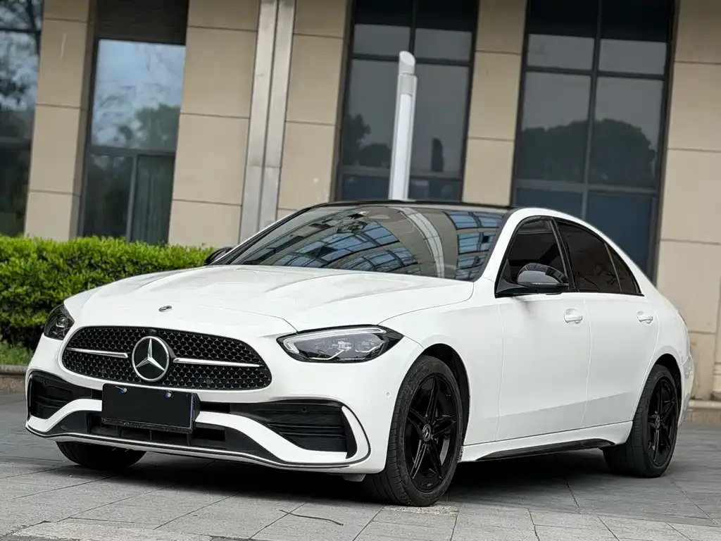 Mercedes-Benz C-Class — фото 1