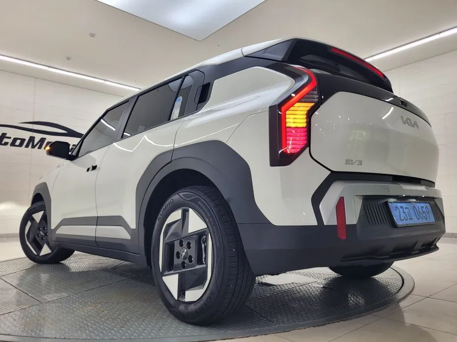 Kia EV3 — фото 9