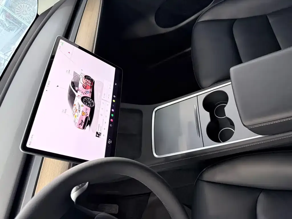 Tesla Model 3 — фото 3