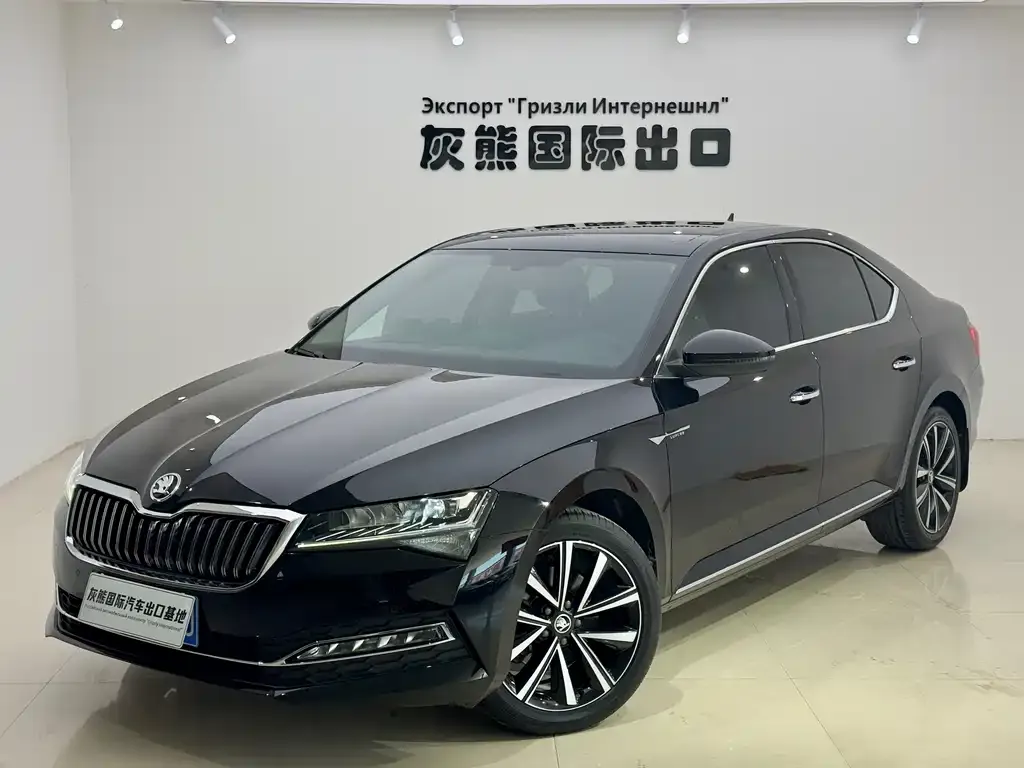 Skoda Superb — фото 1