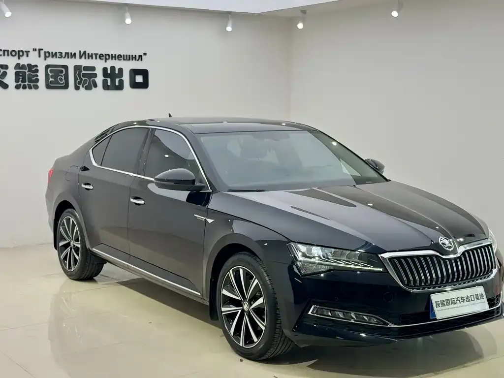 Skoda Superb — фото 7