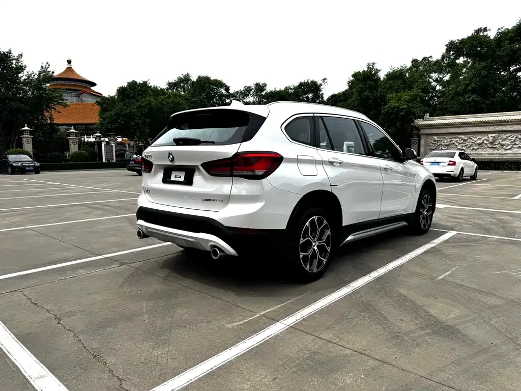 BMW X1 — фото 9