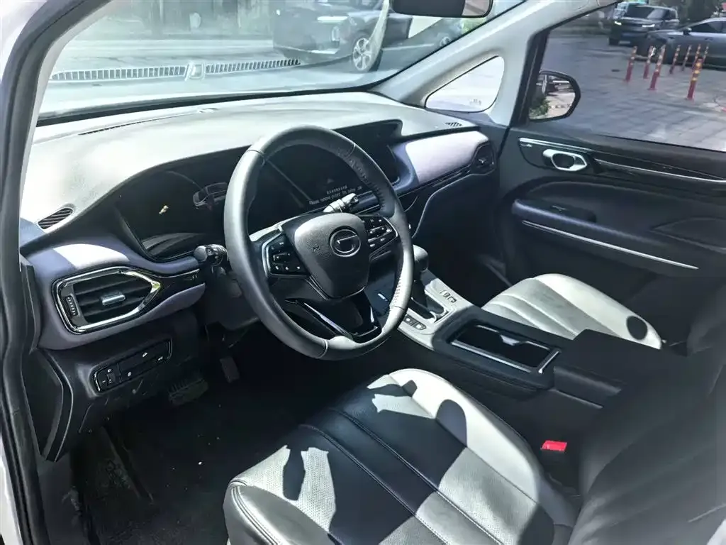 GAC Motor Trumpchi M6 — фото 2