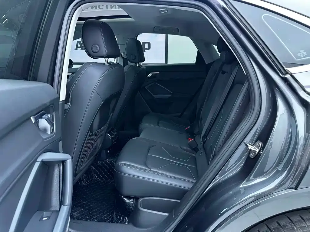 Audi Q3 Sportback — фото 8