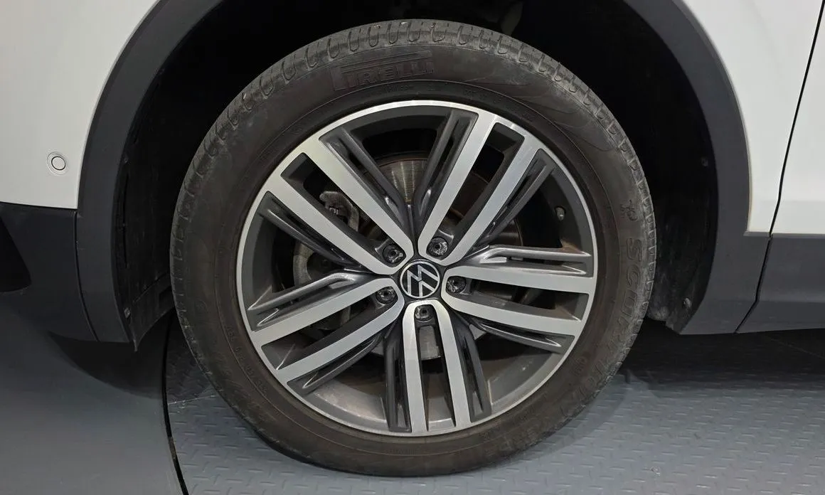 Volkswagen Tiguan — фото 9