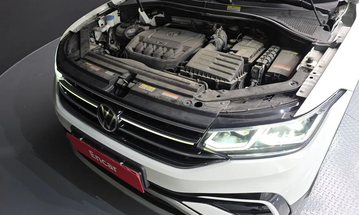 Volkswagen Tiguan — фото 10