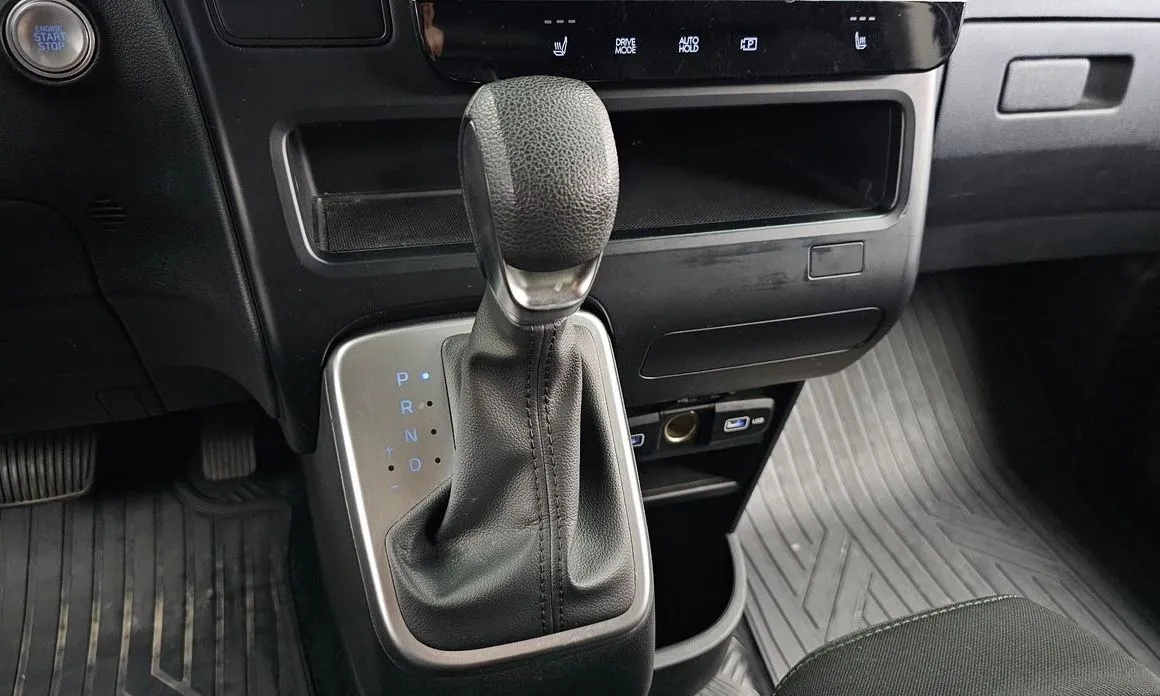 Hyundai Staria — фото 3