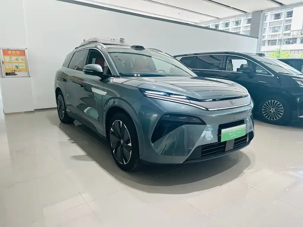 BYD Tang L — фото 10