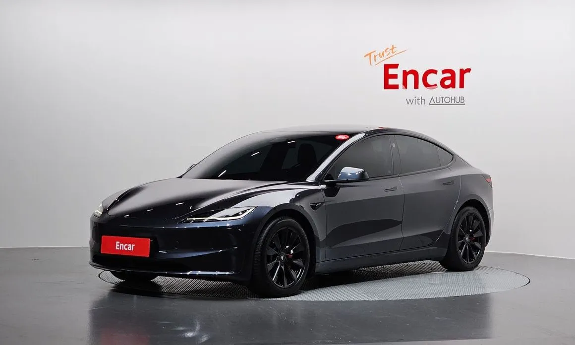 Tesla Model 3 — фото 1