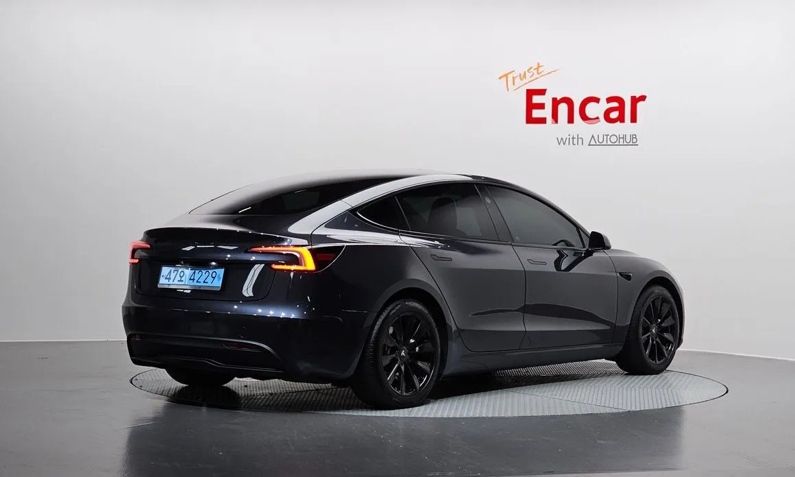 Tesla Model 3 — фото 2