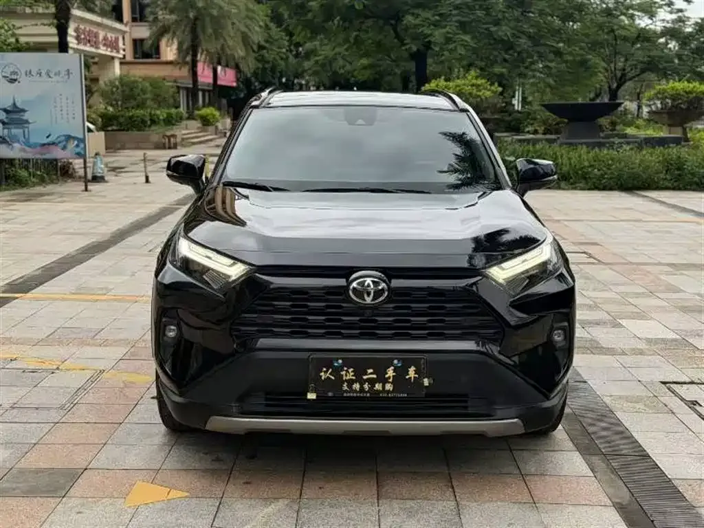 Toyota RAV4 — фото 4