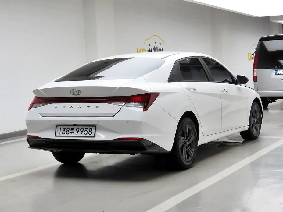 Hyundai AVANTE 2023 из KR, фото 4