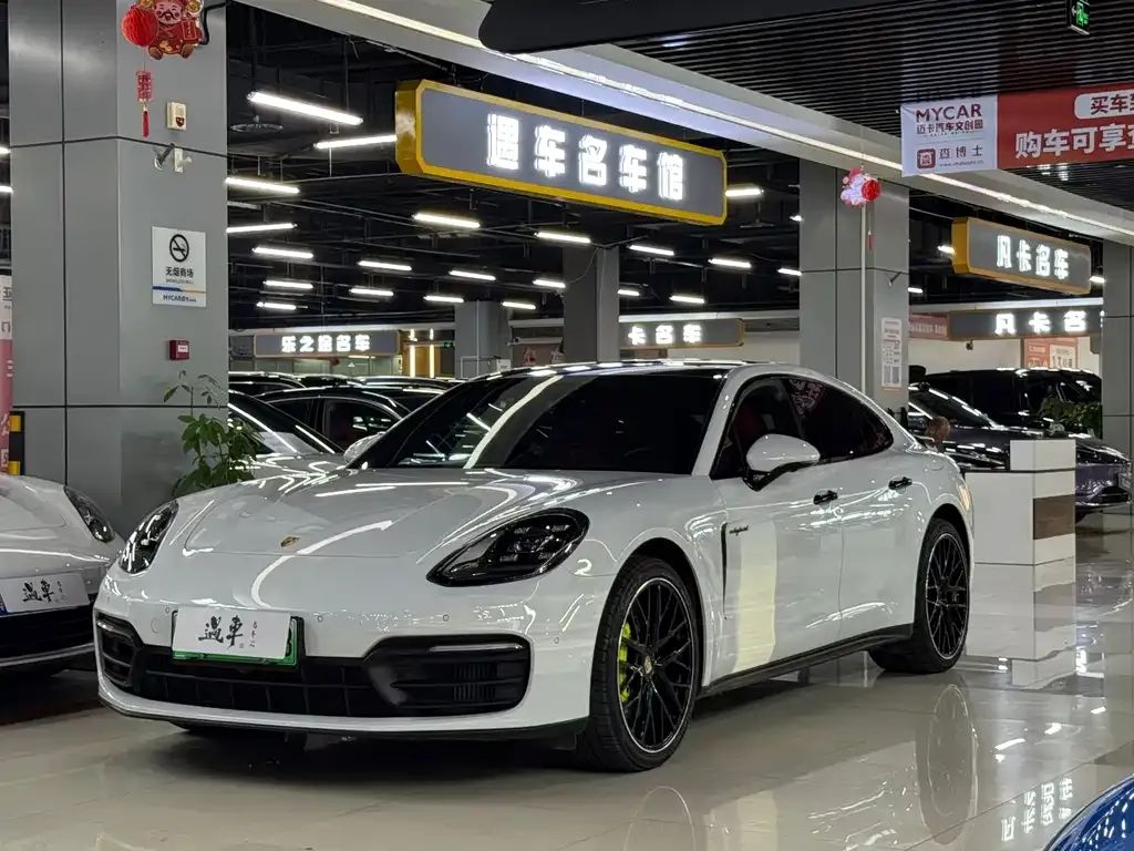 Porsche Panamera Hybrid — фото 1