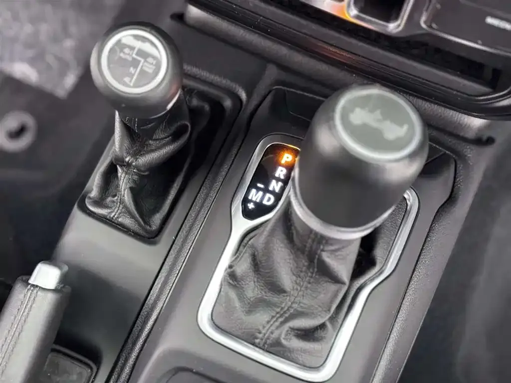 Jeep Wrangler 2023 из CN, фото 8