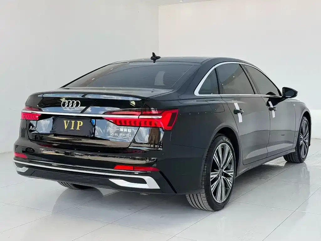 Audi A6L — фото 5