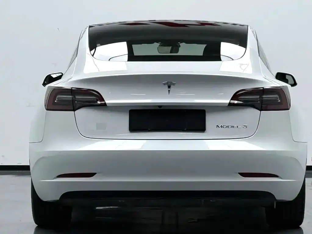 Tesla Model 3 — фото 8