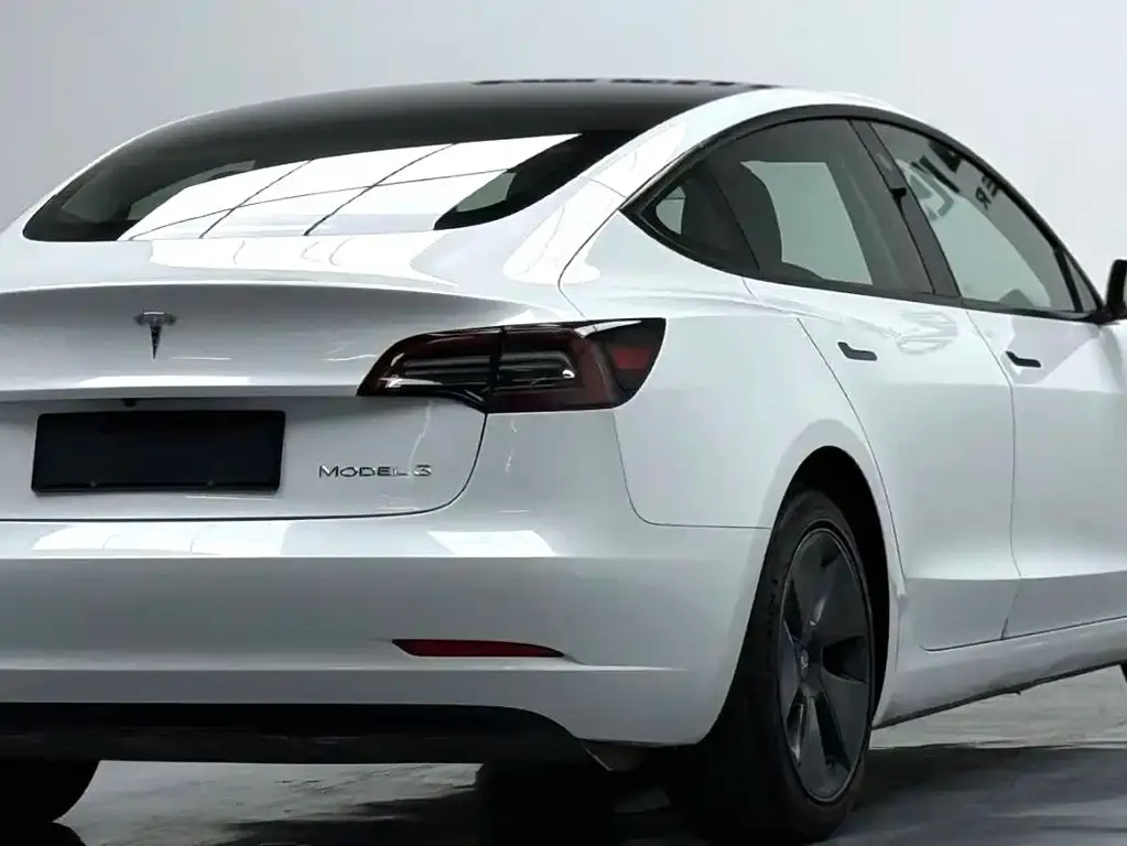 Tesla Model 3 — фото 5