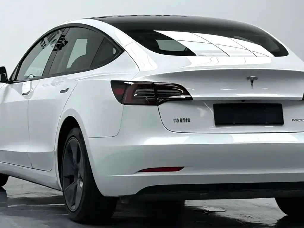 Tesla Model 3 — фото 2