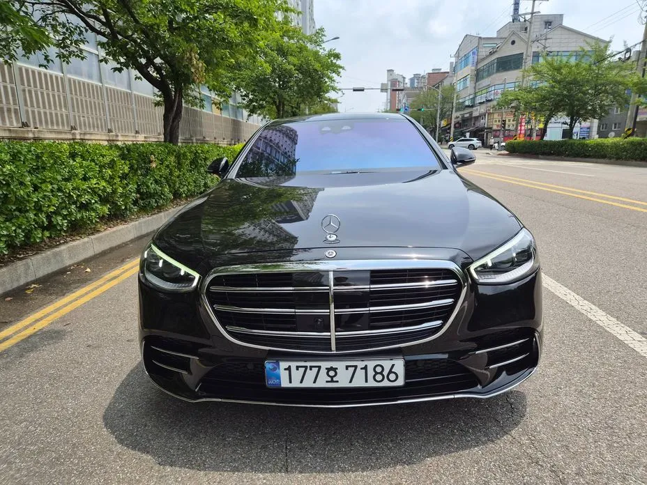 Mercedes-Benz S-Class S500L 4MATIC 1