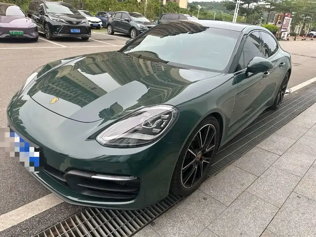 Porsche Panamera — фото 1