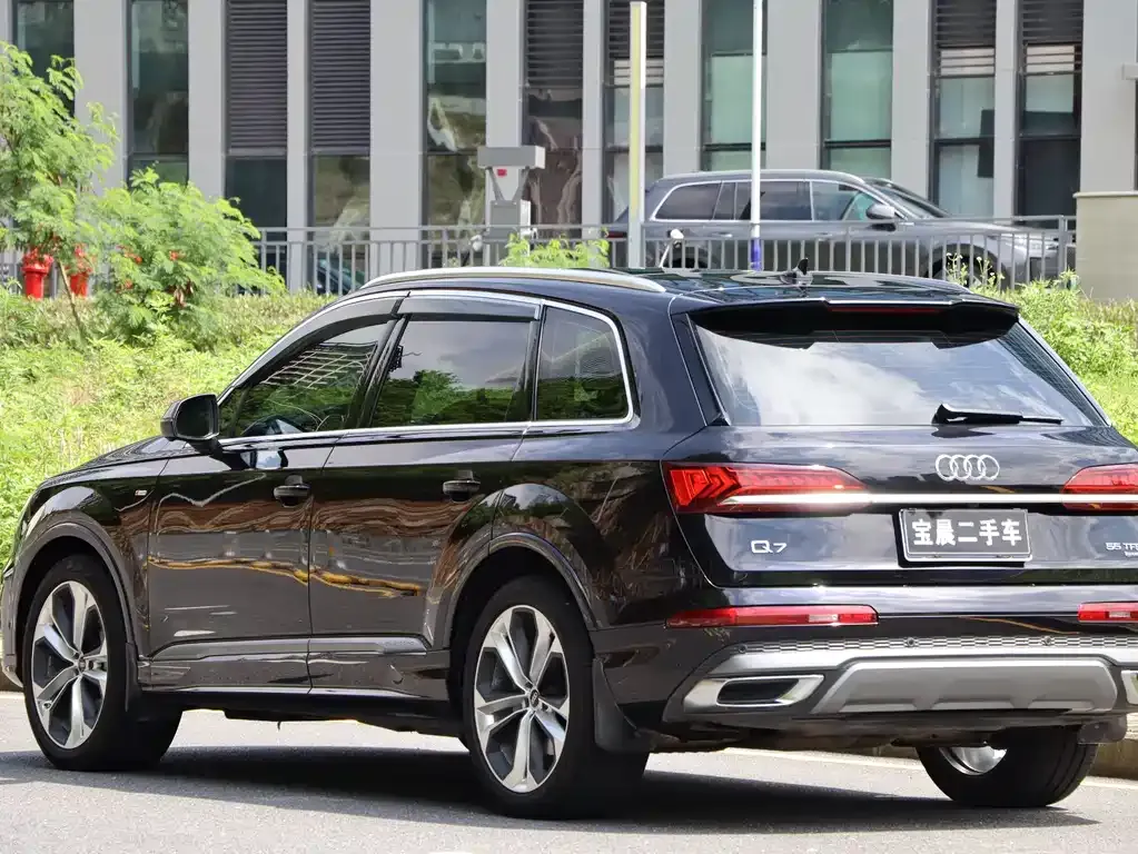 Audi Q7 — фото 3