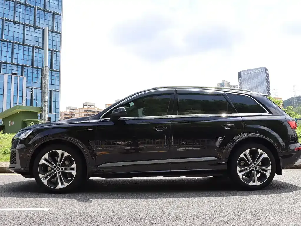 Audi Q7 — фото 6