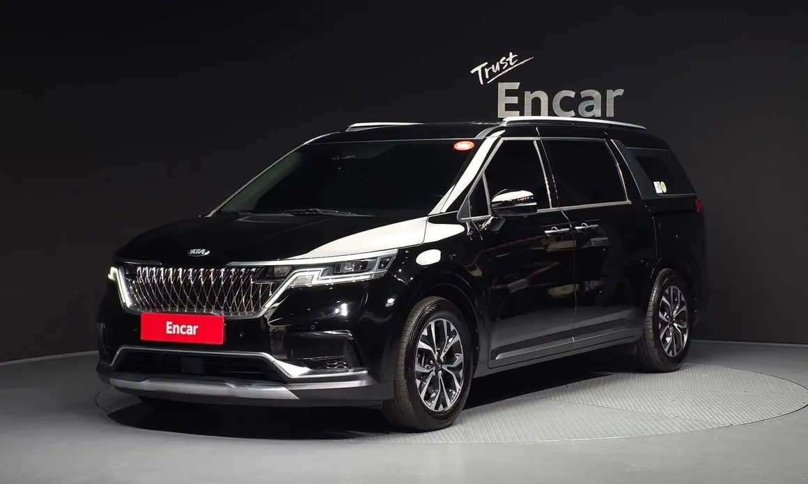 Kia Carnival — фото 1