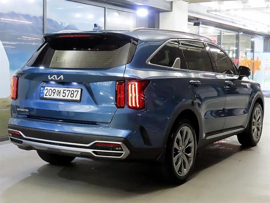 Kia Sorento — фото 9