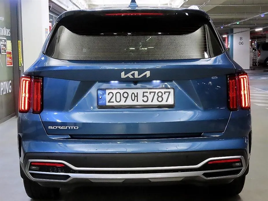 Kia Sorento — фото 10
