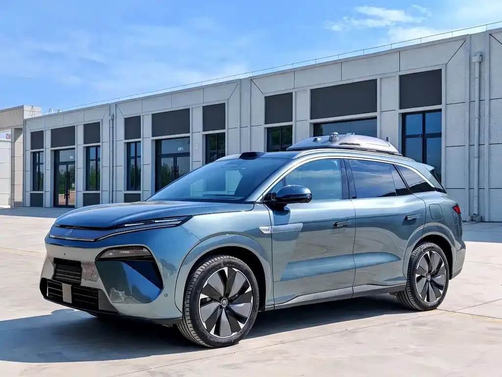 BYD Tang L — фото 1