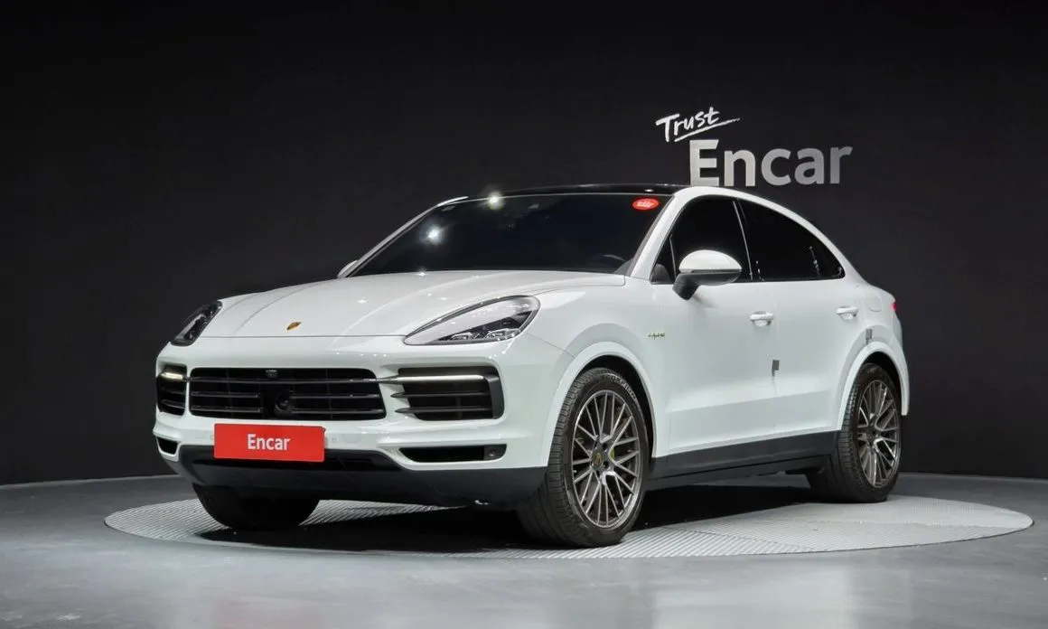 Porsche Cayenne 3.0 E-Hybrid Coupe 1