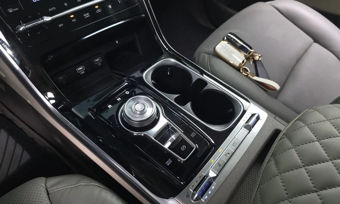 Kia Carnival — фото 10